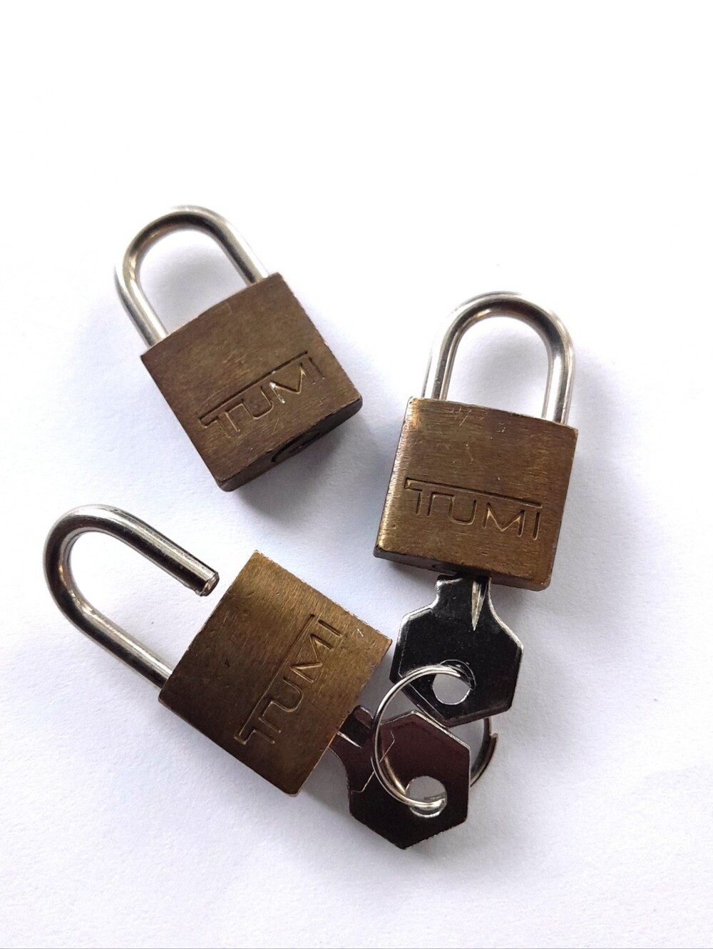 Tumi brass replacement locks and keys around 1"